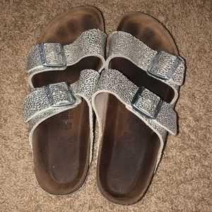 Texturized birkenstocks